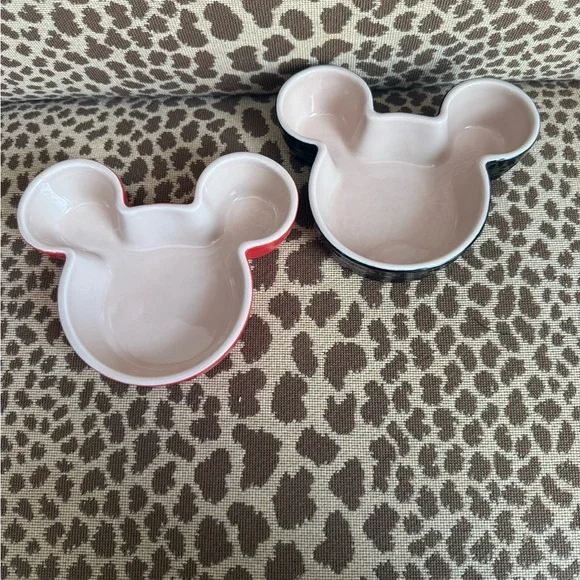 Le Creuset Mickey Mouse Ramekin Set (2) - Picture 3 of 6